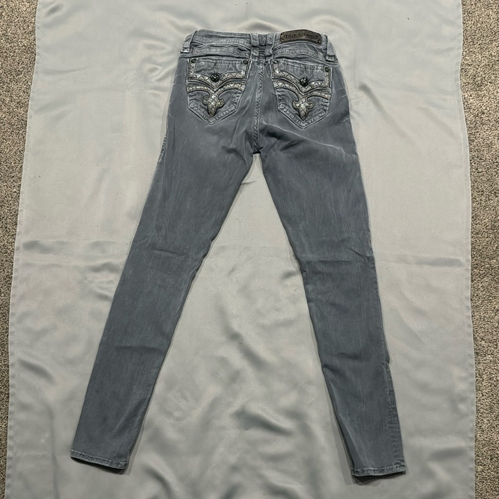 Rock Revival Grey Women's Jeans size 27W with a 31in seam.